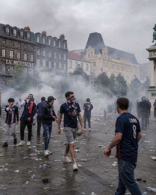Violences à Clermont-Ferrand après la victoire du PSG : 7 interpellations, un véhicule incendié, des commerces dégradés place de Jaude
