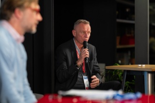 🇬🇧 Peak Performance Decoded: Bridging the Gap Between Sports and Corporate Health Analytics