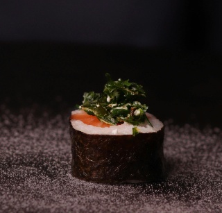 Entre mer et exotisme : saumon, passion & algue nori