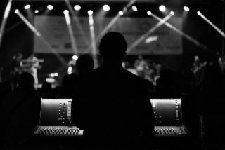 CHEF.FE D'EXPLOITATION VIDÉO - RÉGISSEUR.SE VIDÉO
