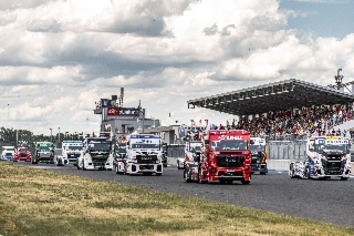Norbert Kiss réalise le grand chelem au Slovakia Ring et s’échappe au championnat