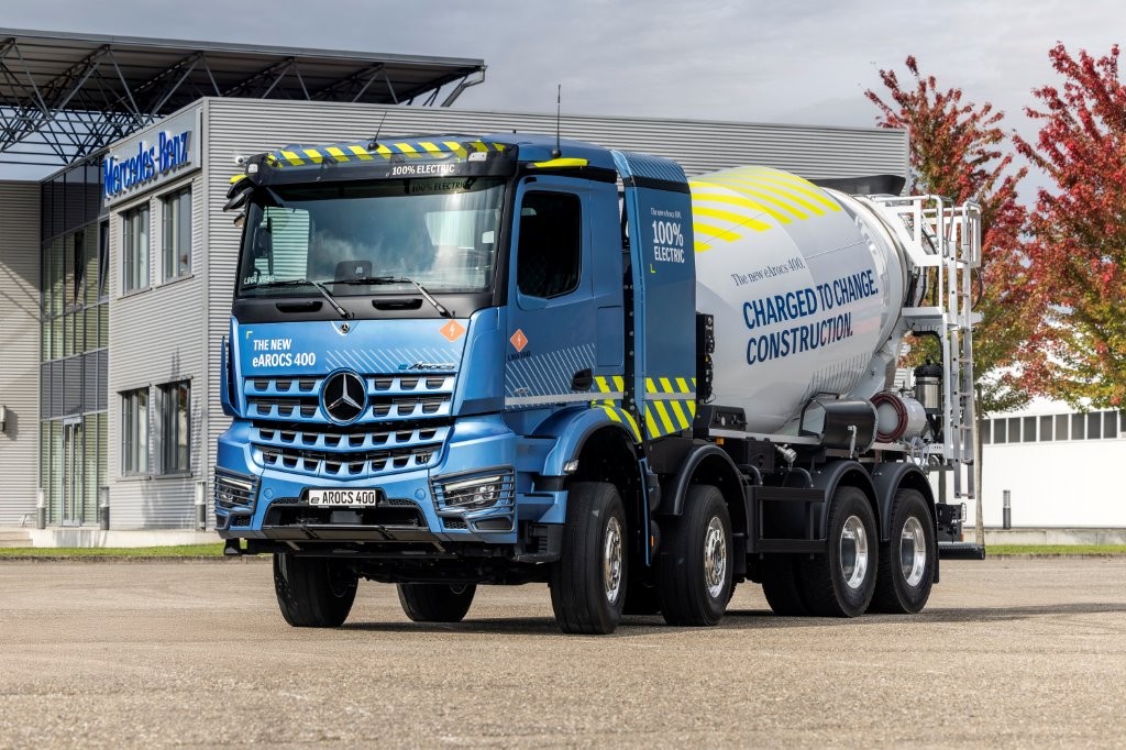 Mercedes-Benz lance l’eArocs 400 : l’électrique arrive sur les chantiers