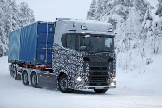 Scania surpris en phase d’essais avec une version restylée de sa série R