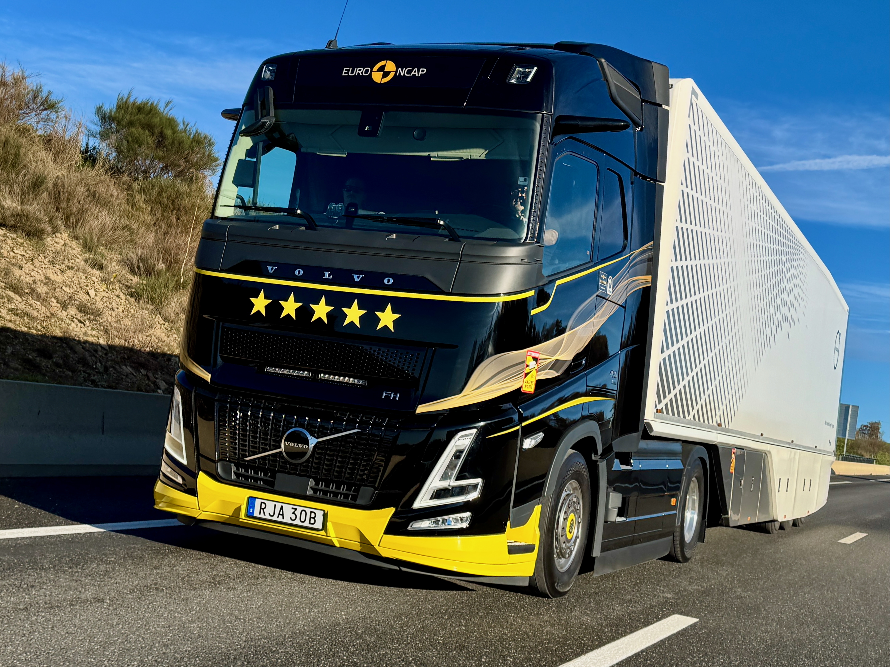 Au volant d’un camion 5 étoiles ! ⭐️