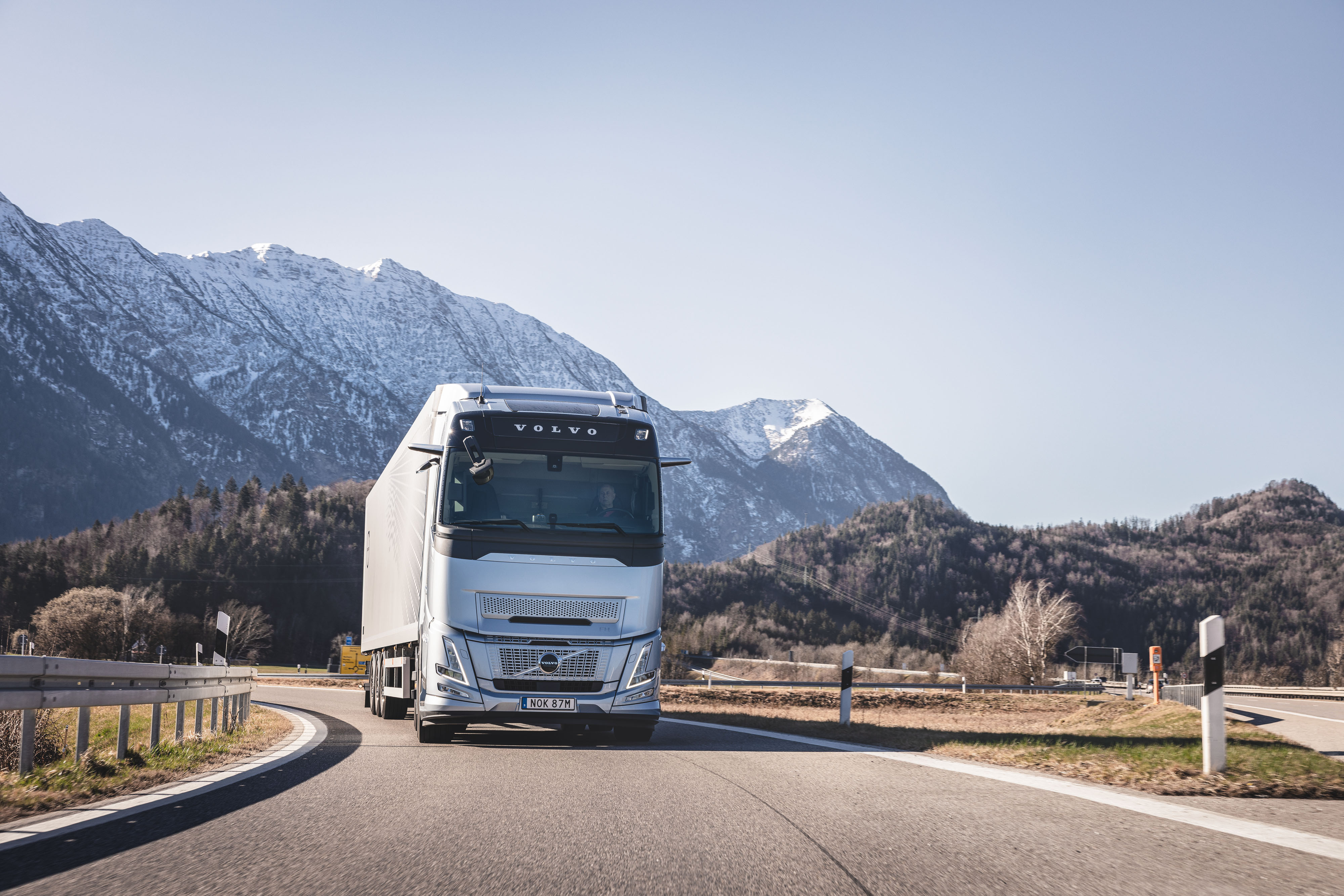 VOLVO relance le moteur thermique : diesel, gaz, hydrogène… le vrai futur sera multi-énergies