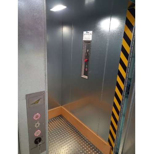 Monte-charges accompagné BKG