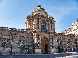 Loi Ripost : le Sénat valide un renforcement des interdictions administratives de stade