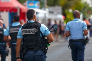 Manifestations contre la proposition de loi sur la présomption d'usage légitime des armes par les forces de l'ordre