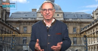 Responsabilité de l’employeur en cas d’absence de carte professionnelle du salarié – Au nom de la loi