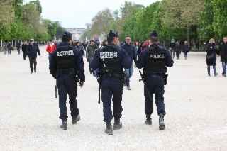 Protection policière particulière des personnes  menacées par les organisations criminelles