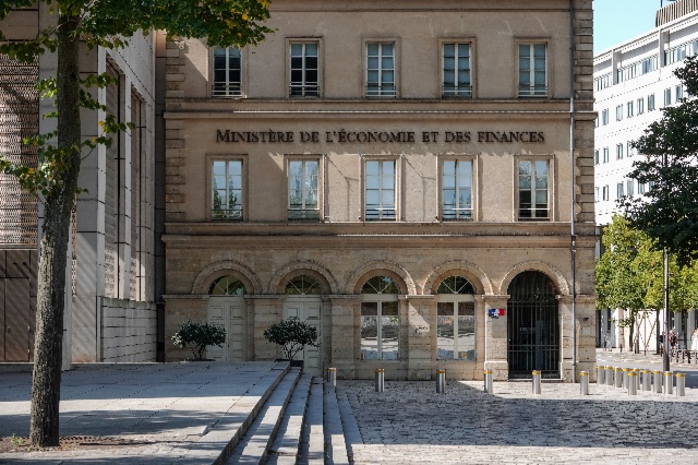 Sécurité économique : la France ouvre ses portes, mais garde la main sur la poignée