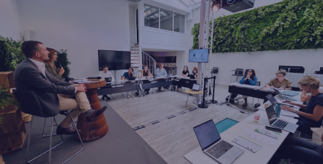 RÉINVENTER LE TRAVAIL ?