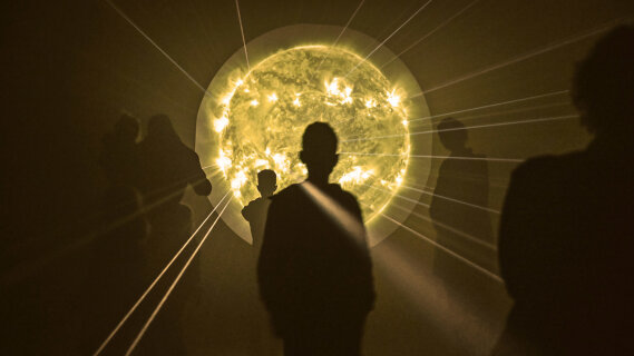 INTO THE LIGHT : une exposition lumineuse orchestrée par Studio TETRO