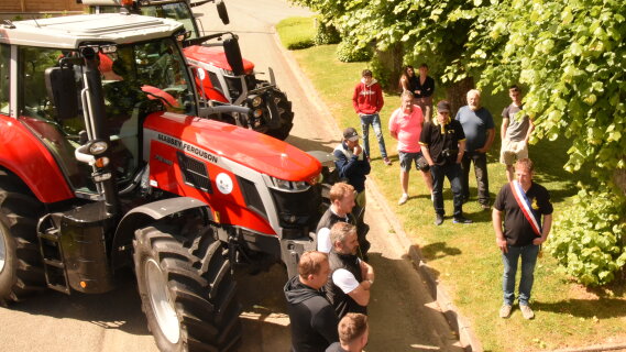 Le Tracteur Tour,  un événement suivi par des milliers de personnes sur les réseaux sociaux 