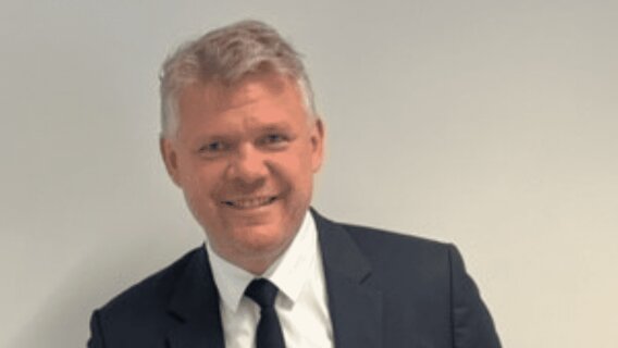 Portrait d'Eric Houviez, né dans l'immobilier