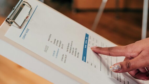 Délais de paiement mondiaux: des pratiques disparates selon les continents et la taille d'entreprise