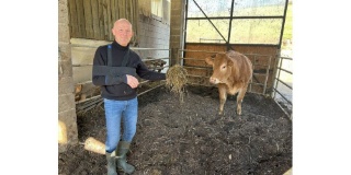 Fini le soja importé du Brésil, cet éleveur bovin nourrit ses vaches avec ses propres cultures 