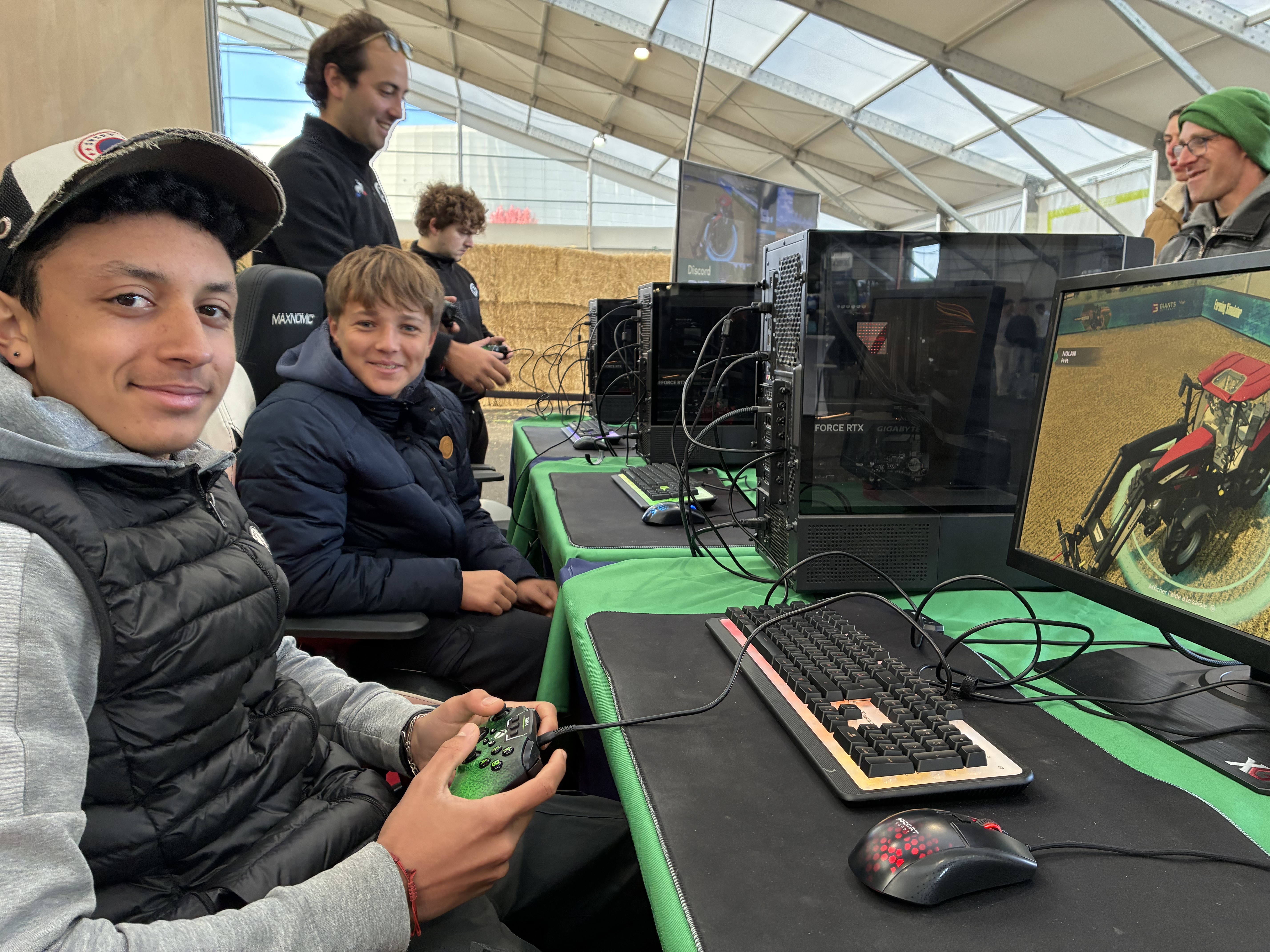 Le challenge Farming Simulator continue aujourd'hui. Rendez-vous Hall 3.