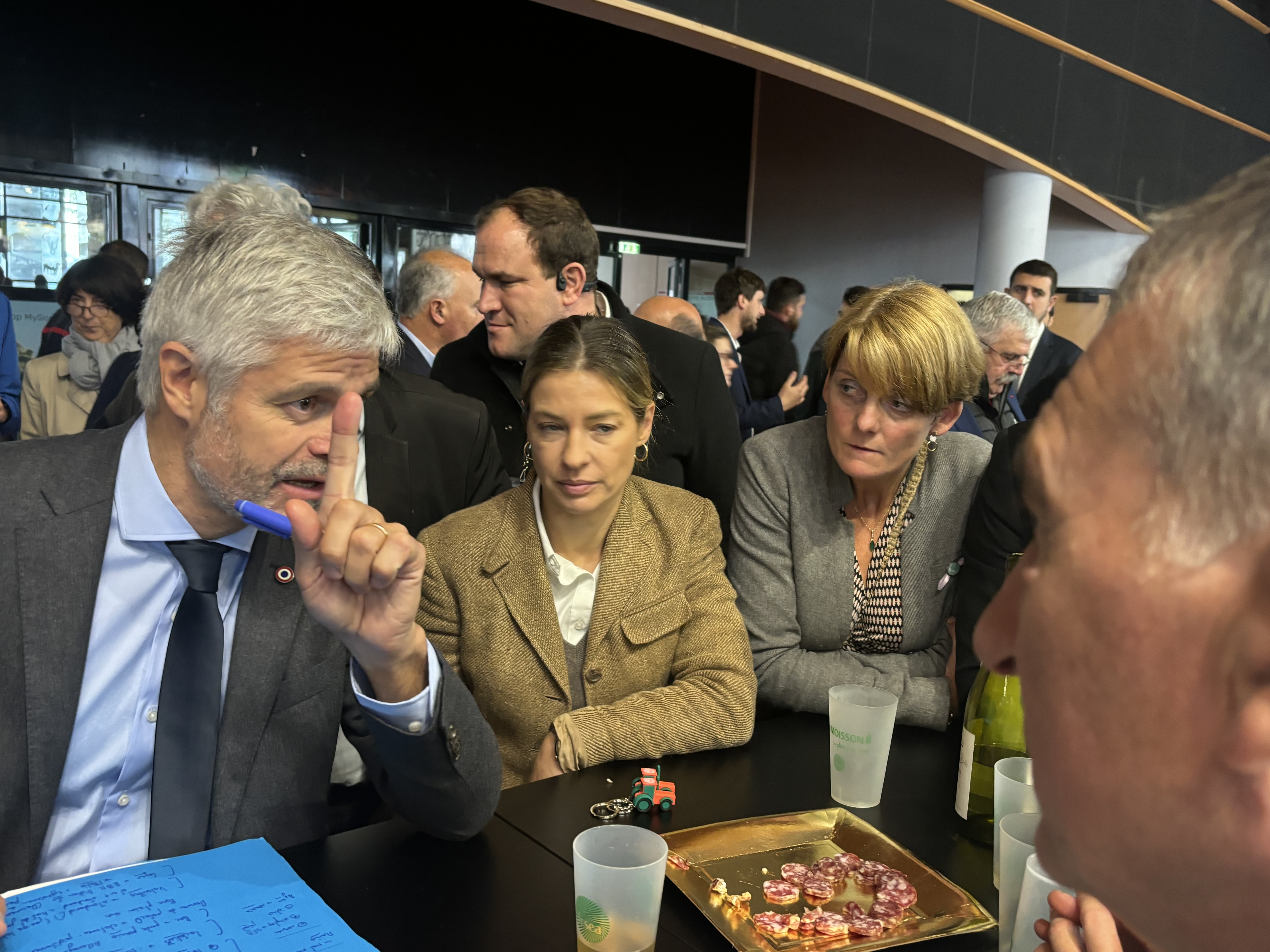 Laurent Wauquiez et Céline Imart sur le stand de la FRSEA au Sommet.