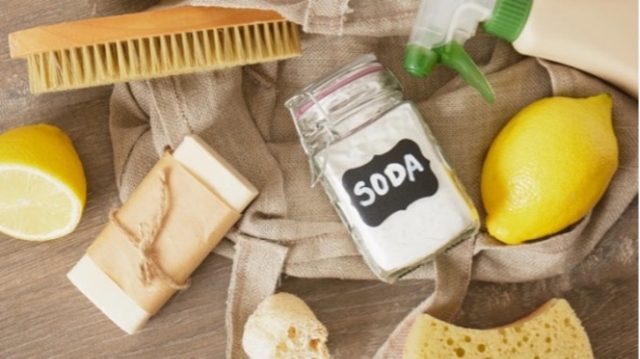 citron, soda, brosse