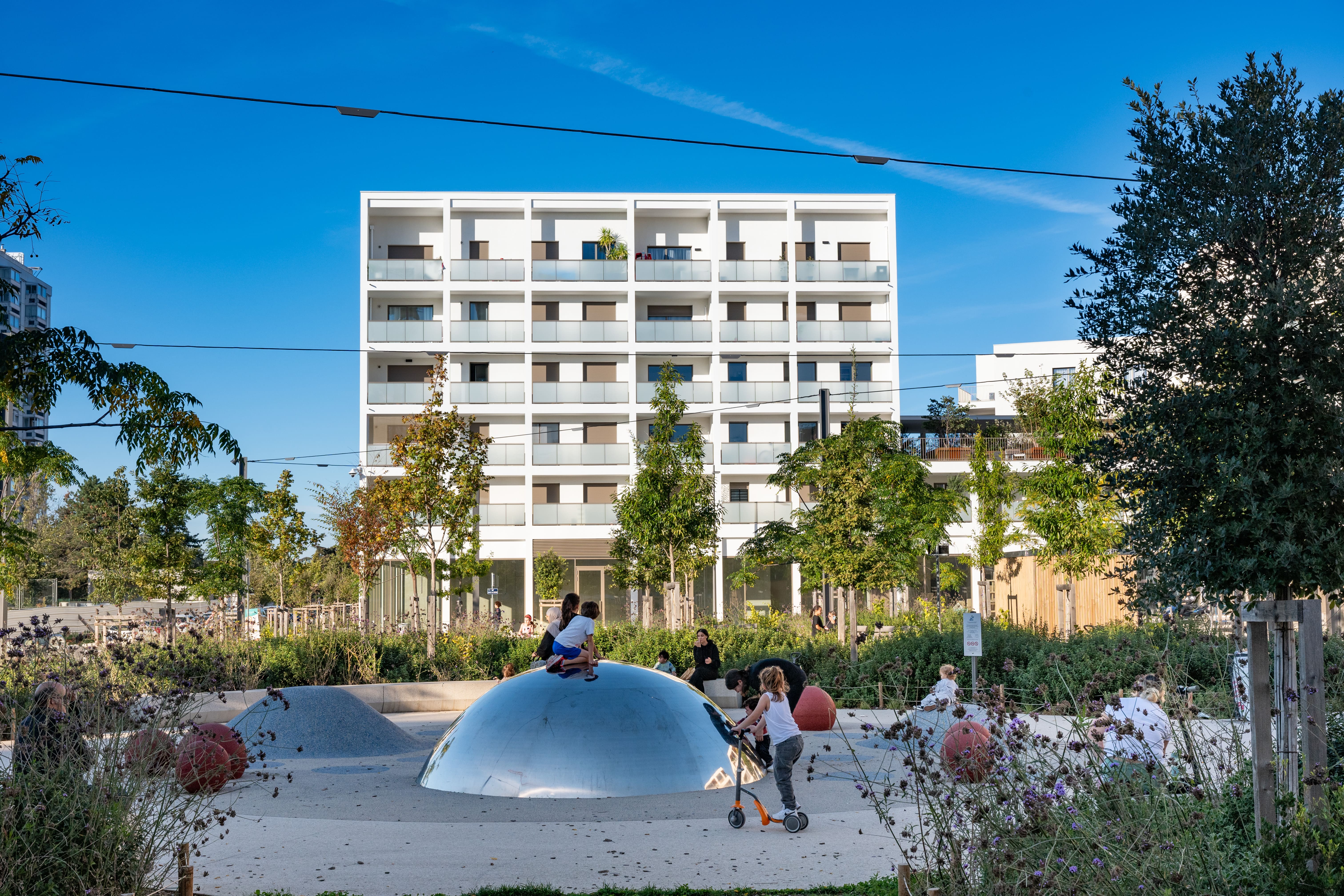 Produire du logement social à l’heure de la sobriété foncière, nouveaux enjeux : densification, renaturation et acceptabilité sociale des projets