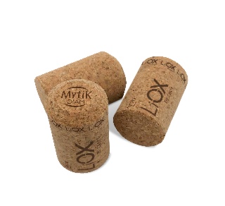 ‘Cork: the poor relation of sparkling wines?’