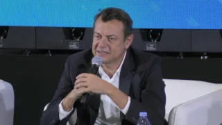 De deux enseignes concurrentes à la création d'un groupe