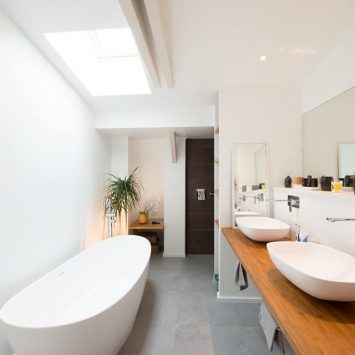 Grange sous toit : extension des possibles