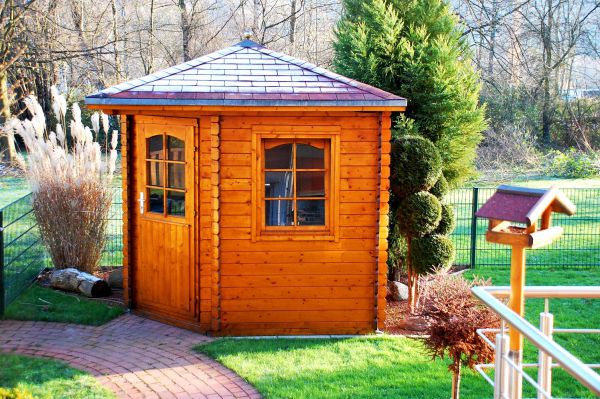 Abri de jardin en bois, en PVC ou en métal ?