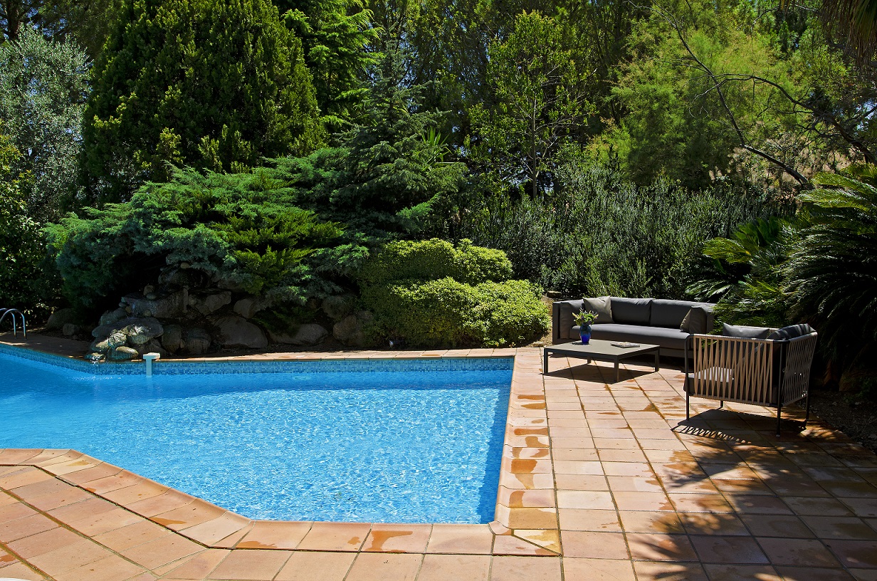 Quel dallage autour d’une piscine ?