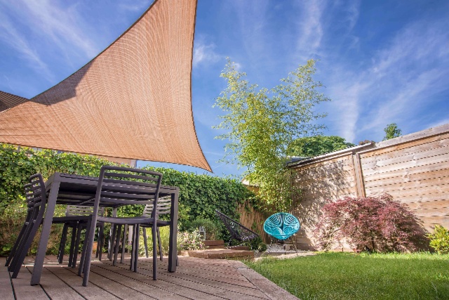 5 solutions pour ombrager sa terrasse