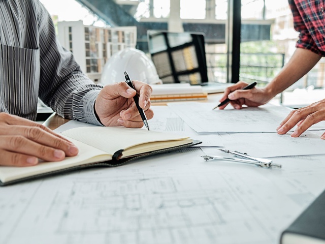 Budget construction : les postes oubliés, les marges d’imprévus et la méthode pour éviter les mauvaises surprises