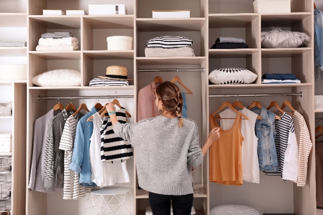 Comment choisir et aménager un dressing ?