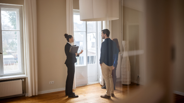 Visite immobilière : 30 questions utiles et les signaux d’alerte à repérer avant de faire une offre