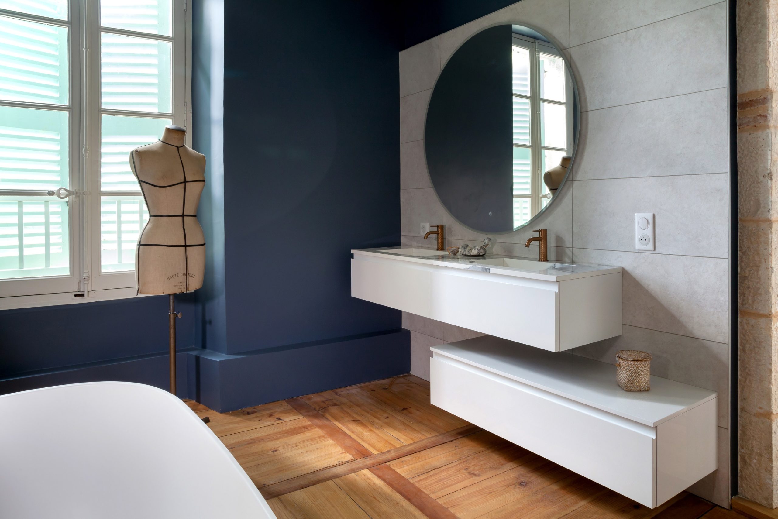 Bois ou carrelage pour le sol de la salle de bain ?