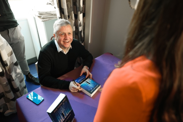 Book Signing - Jean-Pierre Goux: Révolution bleue : la petite princesse